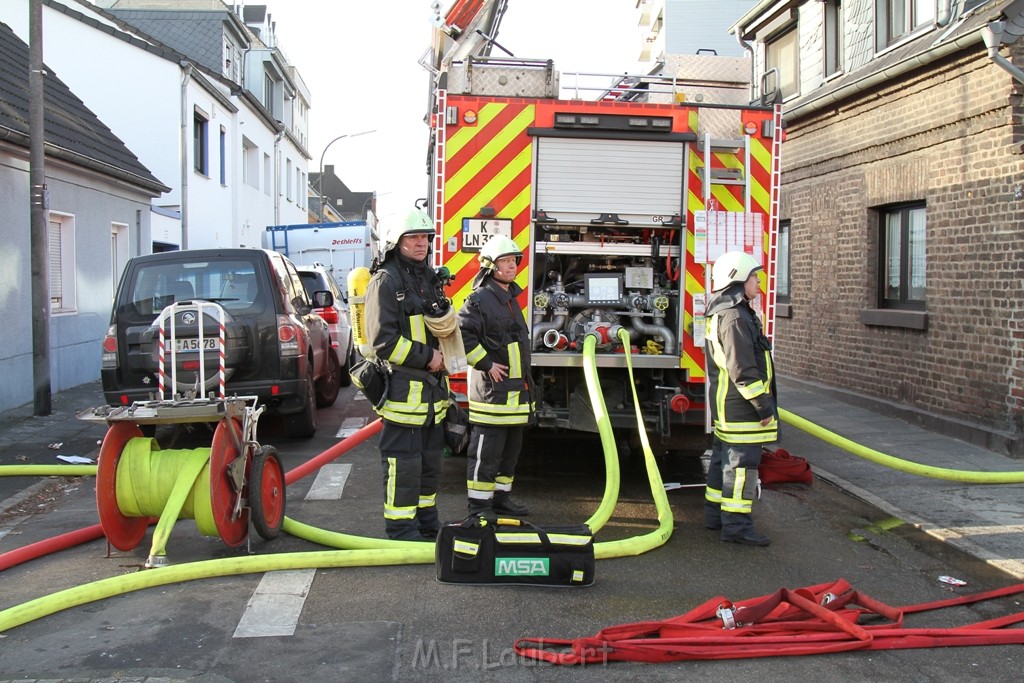 Feuer 2 Koeln Pesch Longericherstr JK P06.jpg